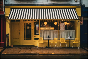 Commercial building frontage maintained under b2b commercial maintenance services.